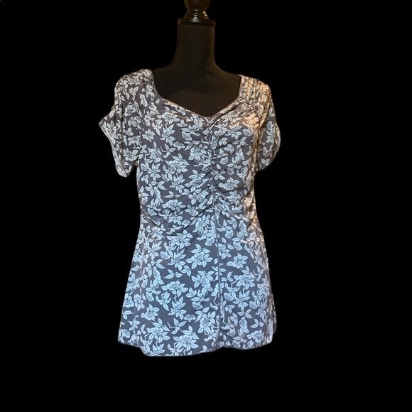 5/$15 Max Studio Blouse - Picture 1 of 6